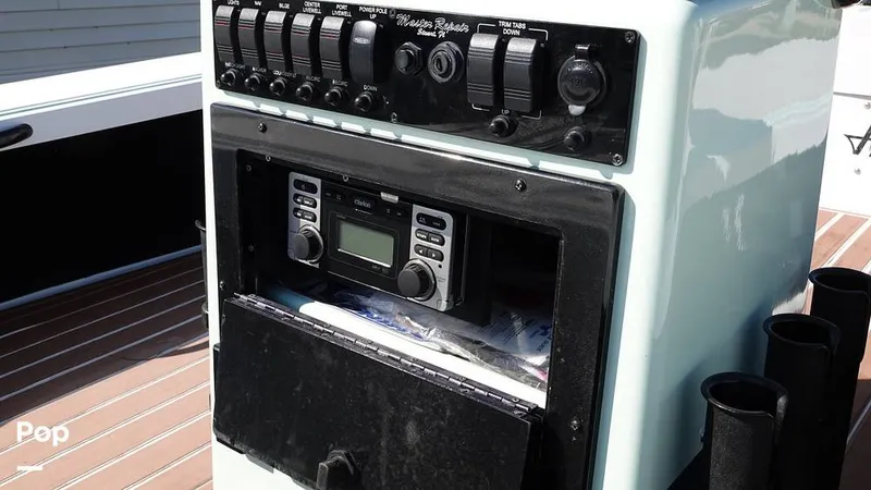 Slide: The Image of Seller Photo - 16254954