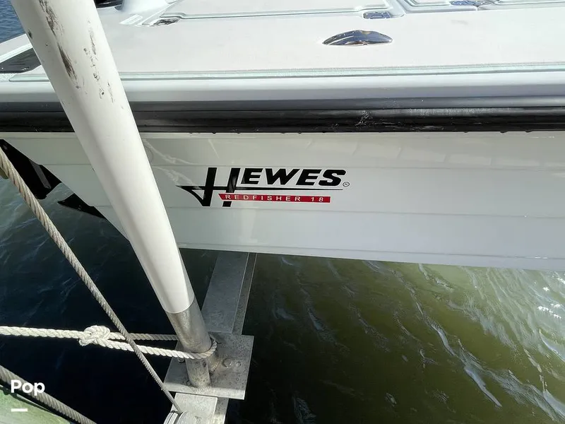 Slide: The Image of Hewes 18 Redfisher Kevlar hull 1996 - 16264250