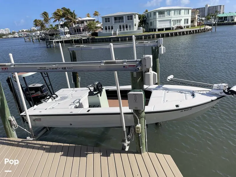 Slide: The Image of Hewes 18 Redfisher Kevlar hull 1996 - 16264245