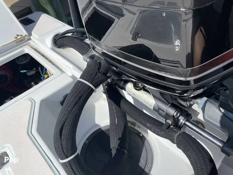 Slide: The Image of Hewes 18 Redfisher Kevlar hull 1996 - 16264304