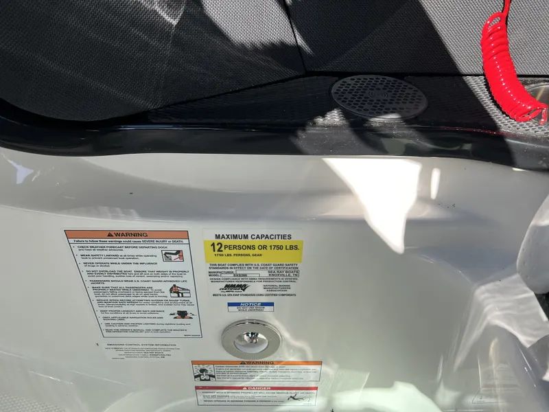 Slide: The Image of Sea Ray SLX 260 Surf 2024 - 10