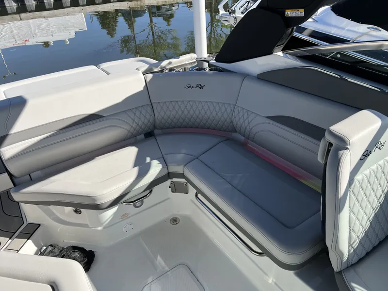 Slide: The Image of Sea Ray SLX 260 Surf 2024 - 11