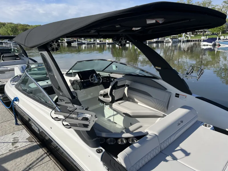 Slide: The Image of Sea Ray SLX 260 Surf 2024 - 16