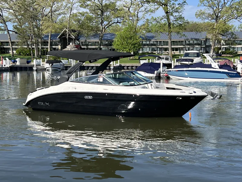 Slide: The Image of Sea Ray SLX 260 Surf 2024 - 3