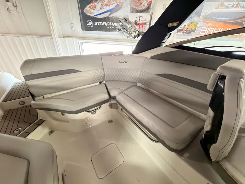 Slide: The Image of Sea Ray SLX 260 Surf 2024 - 15