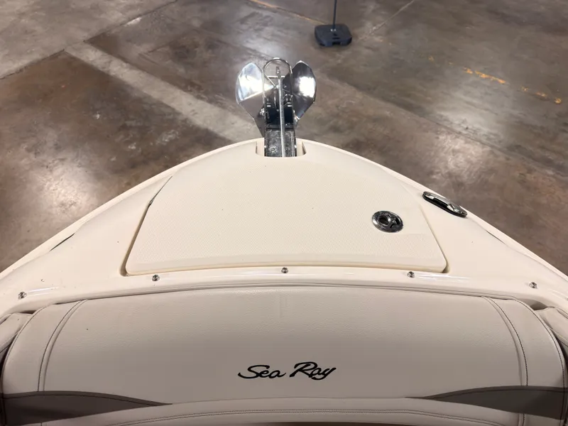 Slide: The Image of Sea Ray SLX 260 Surf 2024 - 50