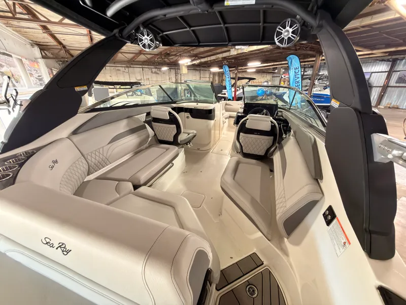 Slide: The Image of Sea Ray SLX 260 Surf 2024 - 14