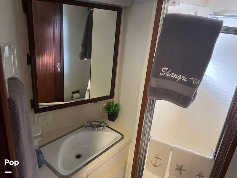 Slide: The Image of Hatteras 43 Double Cabin Motor Yacht 1988 - 16304358