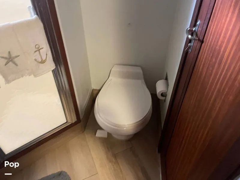 Slide: The Image of Hatteras 43 Double Cabin Motor Yacht 1988 - 16304360