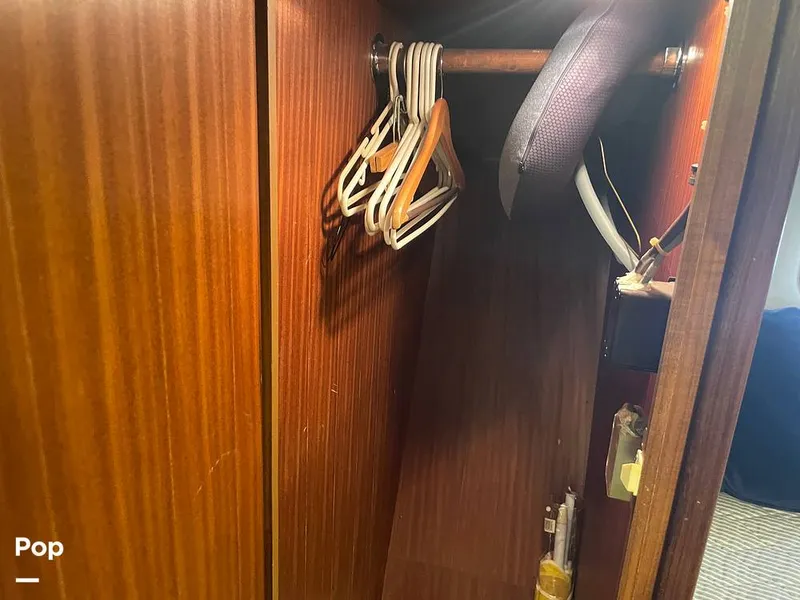 Slide: The Image of Hanging Locker - 16304394