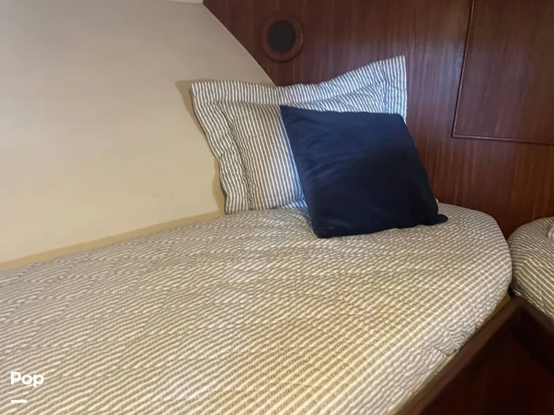 Slide: The Image of Hatteras 43 Double Cabin Motor Yacht 1988 - 16304398