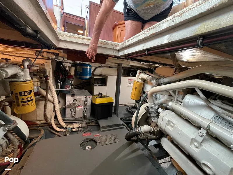 Slide: The Image of Hatteras 43 Double Cabin Motor Yacht 1988 - 16304425