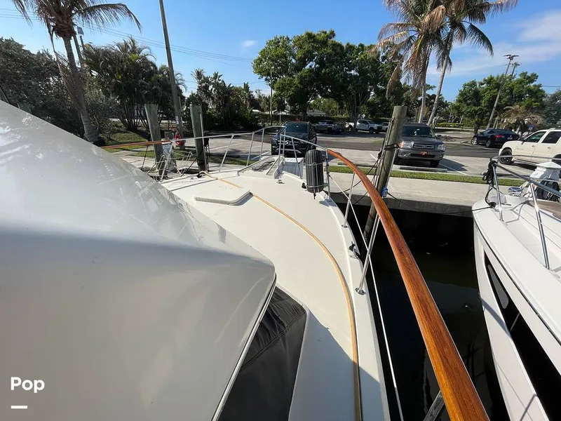 Slide: The Image of Hatteras 43 Double Cabin Motor Yacht 1988 - 16304480