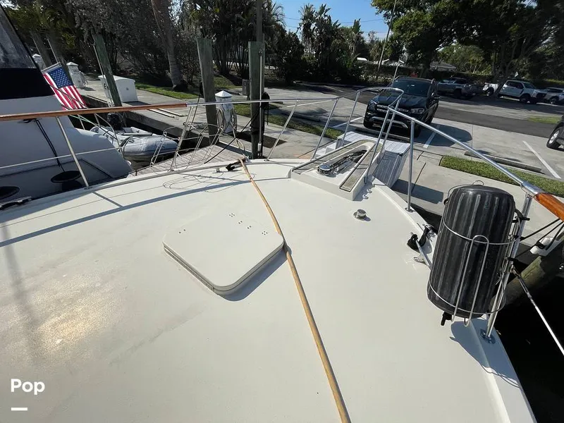 Slide: The Image of Hatteras 43 Double Cabin Motor Yacht 1988 - 16304482