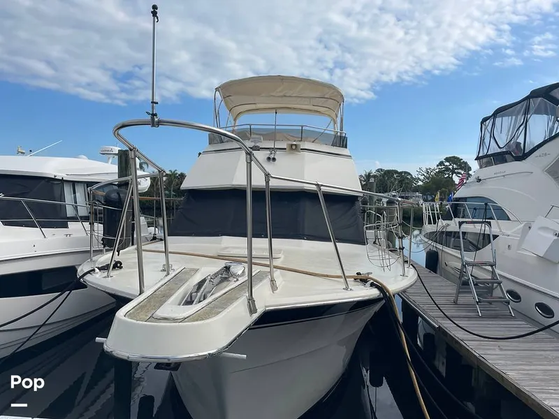 Slide: The Image of Hatteras 43 Double Cabin Motor Yacht 1988 - 16303347