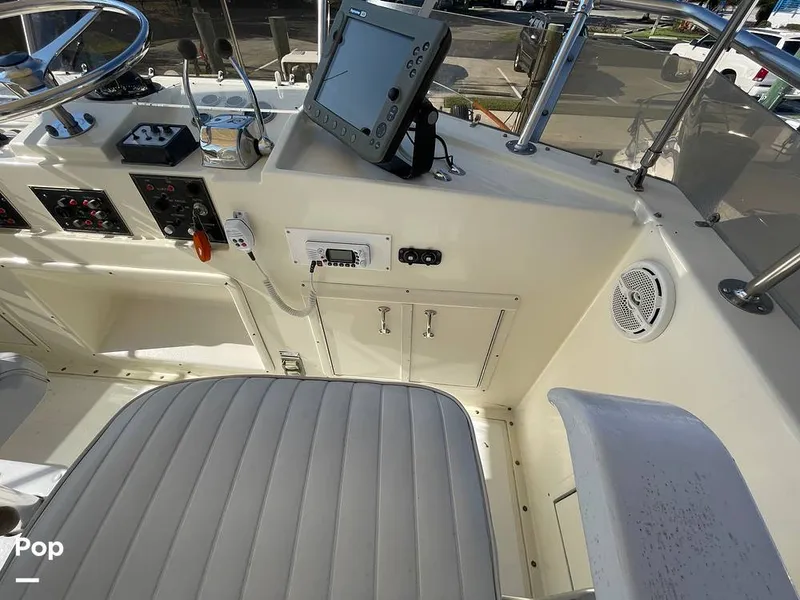 Slide: The Image of Hatteras 43 Double Cabin Motor Yacht 1988 - 16303695