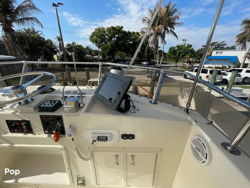 Slide: The Image of Hatteras 43 Double Cabin Motor Yacht 1988 - 16303696