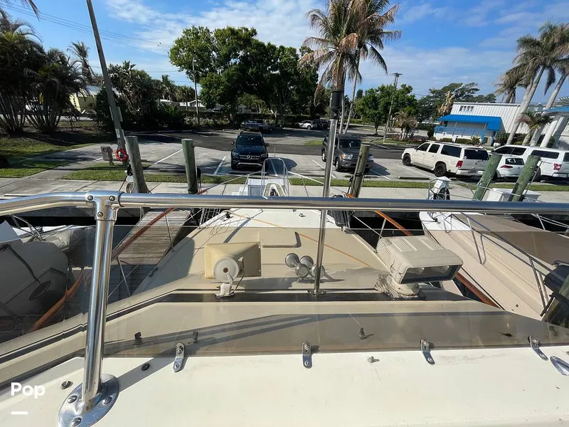 Slide: The Image of Hatteras 43 Double Cabin Motor Yacht 1988 - 16303701