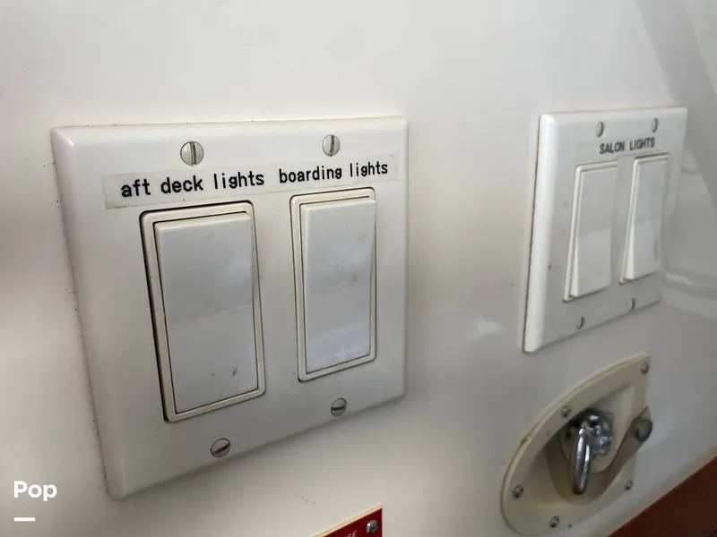 Slide: The Image of Hatteras 43 Double Cabin Motor Yacht 1988 - 16304322