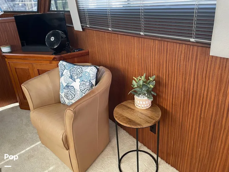 Slide: The Image of Hatteras 43 Double Cabin Motor Yacht 1988 - 16304323