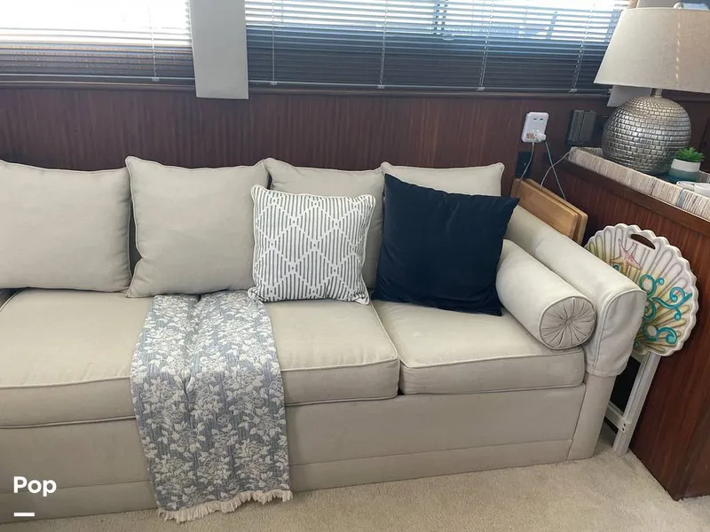 Slide: The Image of Hatteras 43 Double Cabin Motor Yacht 1988 - 16304325