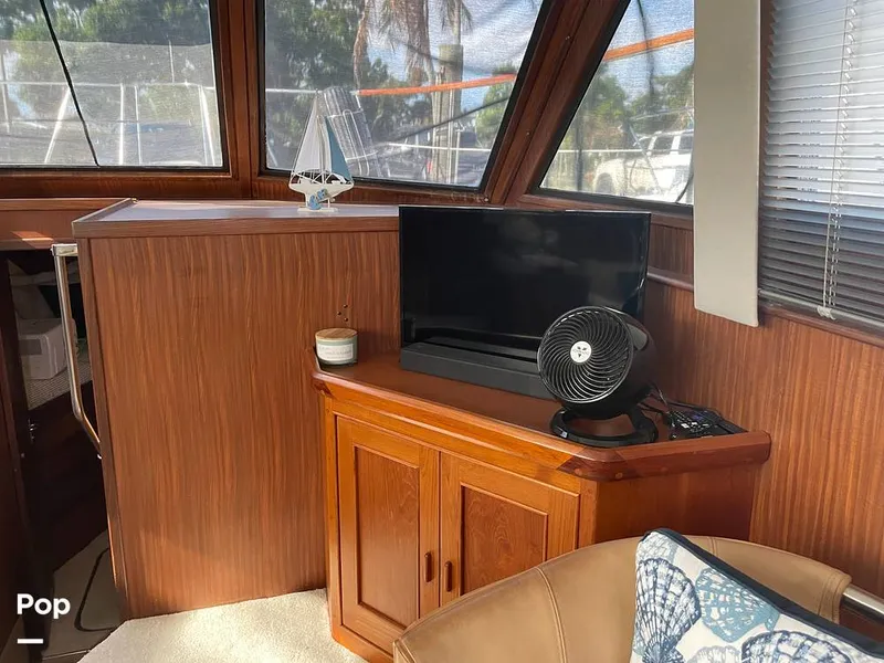 Slide: The Image of Hatteras 43 Double Cabin Motor Yacht 1988 - 16304327