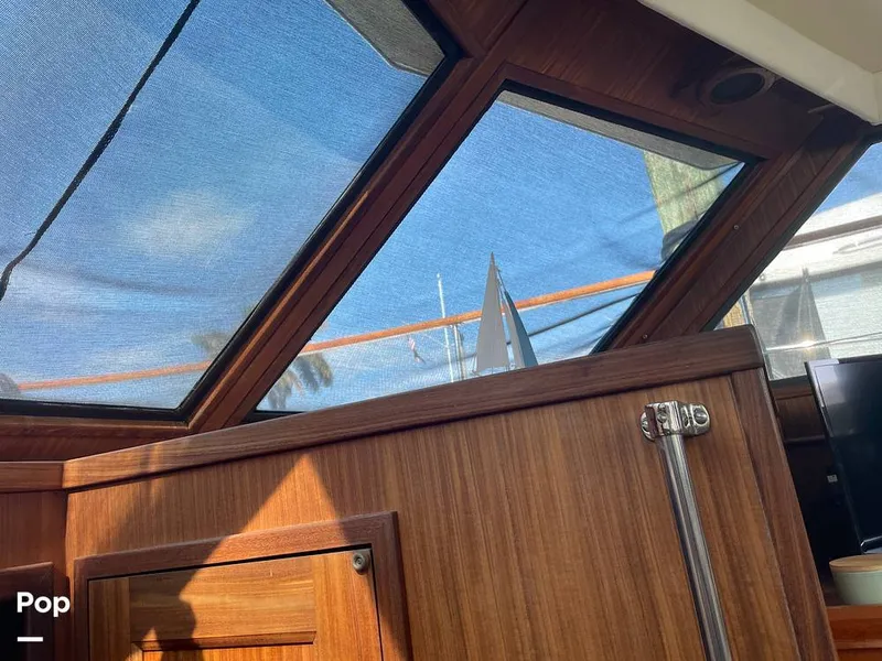 Slide: The Image of Hatteras 43 Double Cabin Motor Yacht 1988 - 16304357