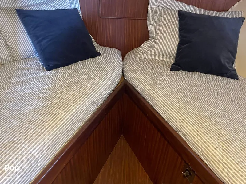 Slide: The Image of Vee Berths - 16304400