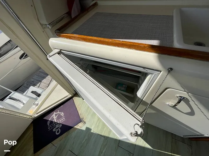 Slide: The Image of Hatteras 43 Motor Yacht 1988 - 16303641