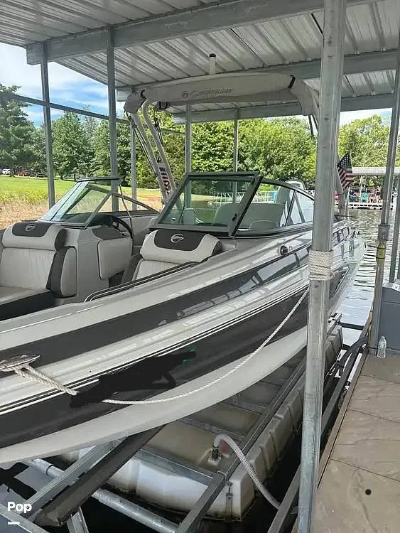 The Image of Crownline Boats E215 XS 2020 - undefined