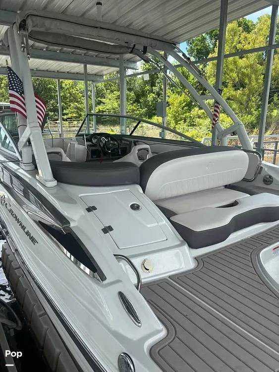 Slide: The Image of Crownline Boats E215 XS 2020 - 16252917
