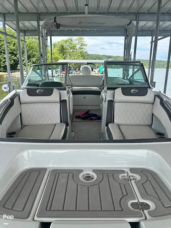 Slide: The Image of Crownline Boats E215 XS 2020 - 16252919