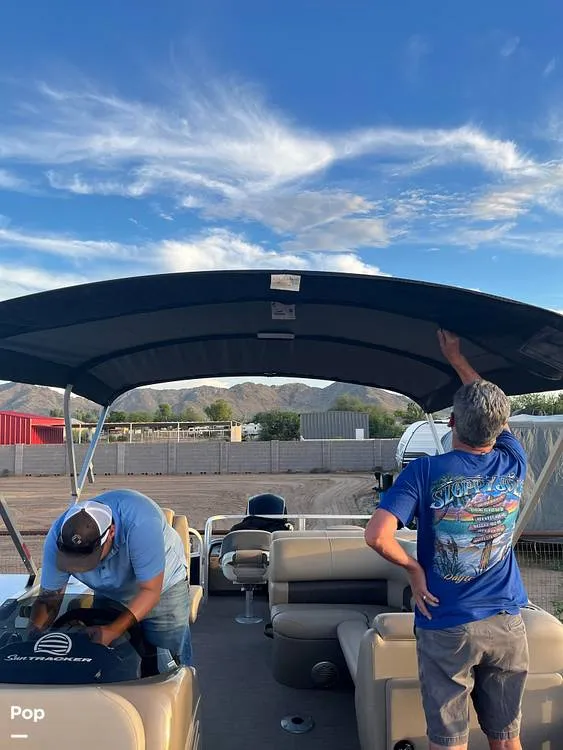 Slide: The Image of Sun Tracker SportFish 22 DLX 2022 - 16269152