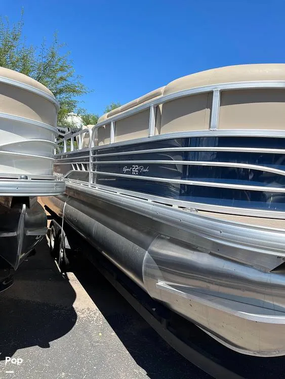 Slide: The Image of Sun Tracker SportFish 22 DLX 2022 - 16269154