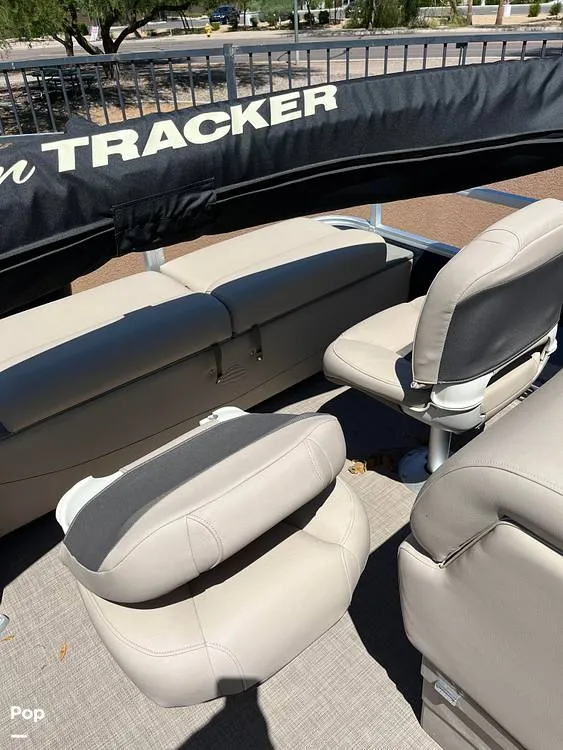 Slide: The Image of Sun Tracker SportFish 22 DLX 2022 - 16269158