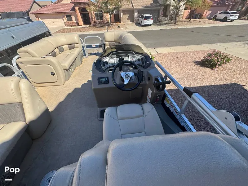 Slide: The Image of Sun Tracker SportFish 22 DLX 2022 - 16274441