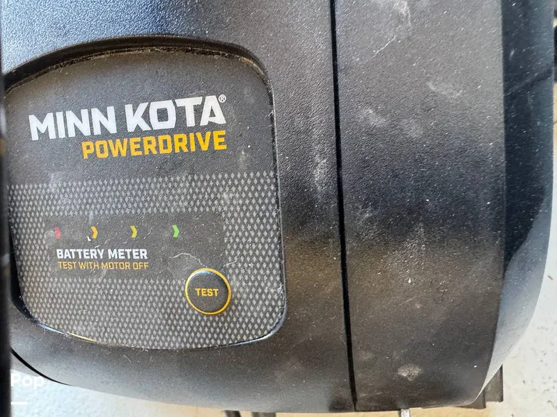 Slide: The Image of Sun Tracker SportFish 22 DLX 2022 - 16274475