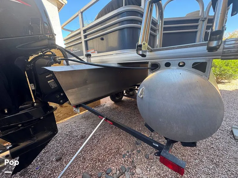 Slide: The Image of Sun Tracker SportFish 22 DLX 2022 - 16274479