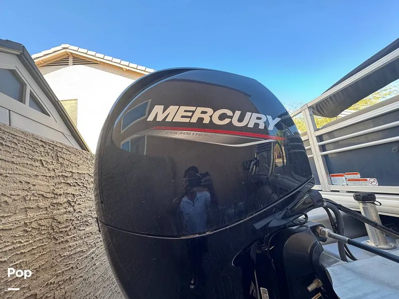 Slide: The Image of Sun Tracker SportFish 22 DLX 2022 - 16274481