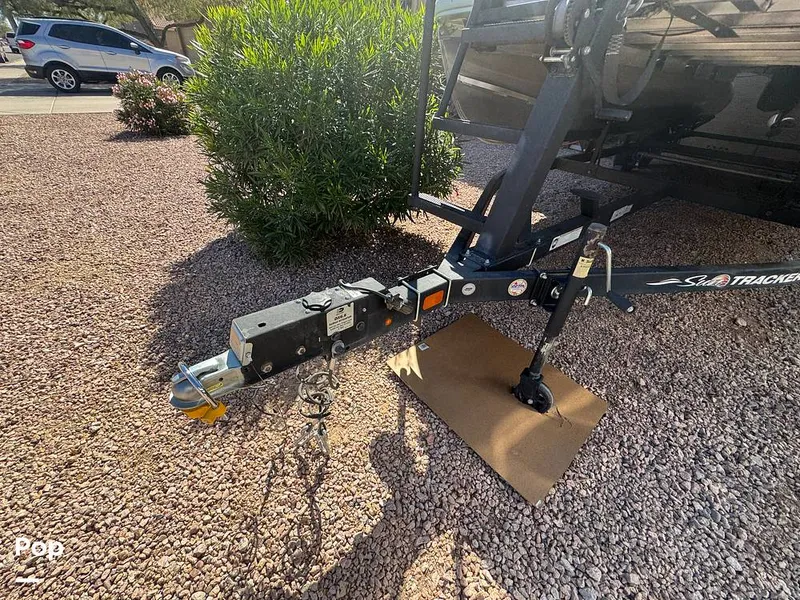 Slide: The Image of Sun Tracker SportFish 22 DLX 2022 - 16274487