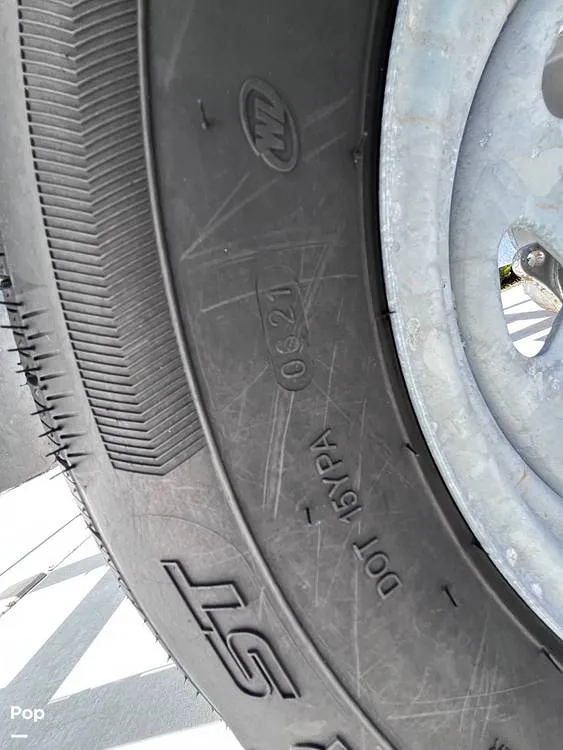 Slide: The Image of Tire Date Code - 16261532