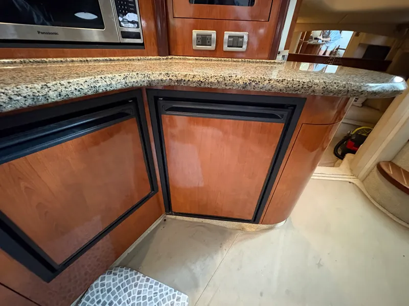 Slide: The Image of Sea Ray 420 Sundancer 2005 - 17