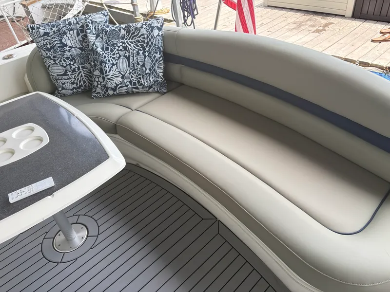 Slide: The Image of Sea Ray 420 Sundancer 2005 - 35