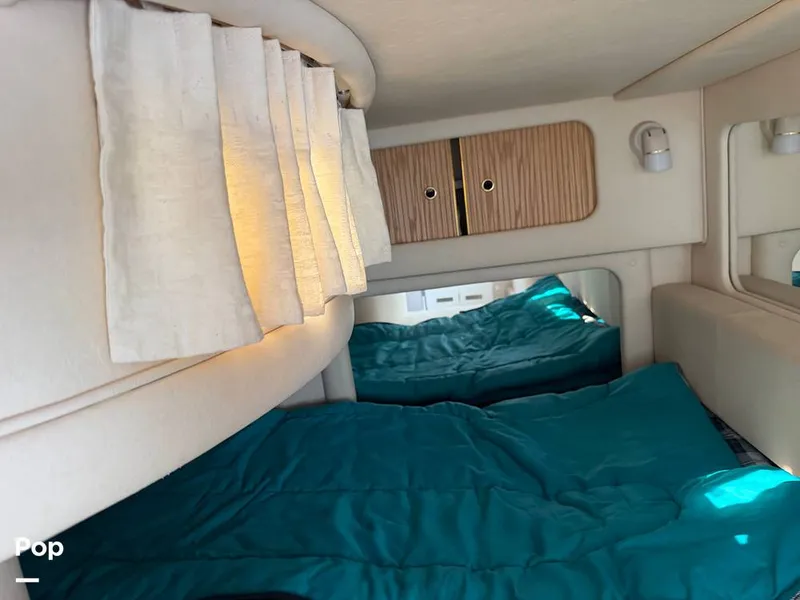 Slide: The Image of Sea Ray Sundancer 290 Express Cruiser 2000 - 16270215