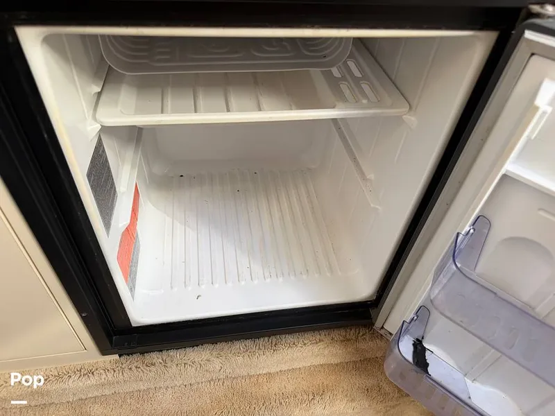 Slide: The Image of Sea Ray Sundancer 290 Express Cruiser 2000 - 16270223