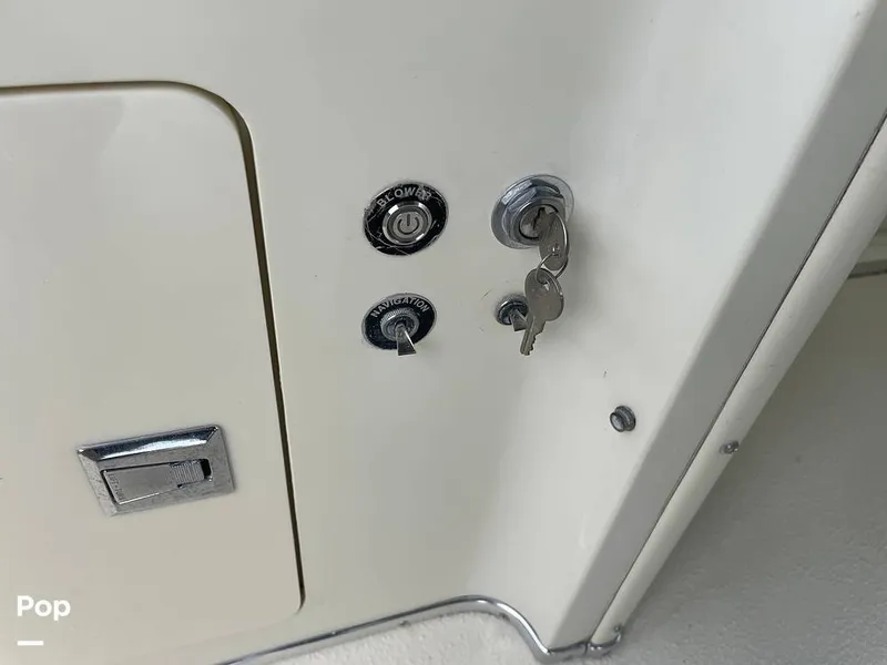 Slide: The Image of Tollycraft 30 Sport Cruiser 1989 - 16367400