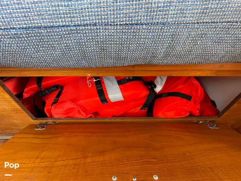 Slide: The Image of Tollycraft 30 Sport Cruiser 1989 - 16367491