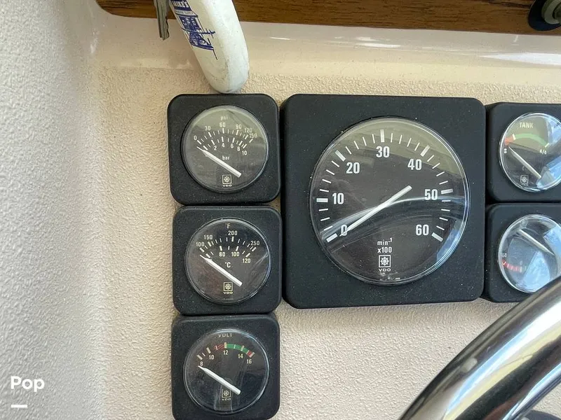 Slide: The Image of Tollycraft 30 Sport Cruiser 1989 - 16367499