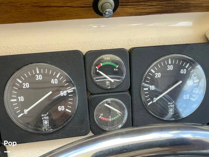 Slide: The Image of Tollycraft 30 Sport Cruiser 1989 - 16367500