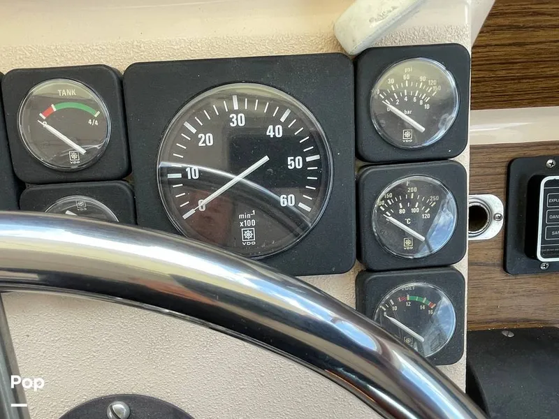 Slide: The Image of Tollycraft 30 Sport Cruiser 1989 - 16367501